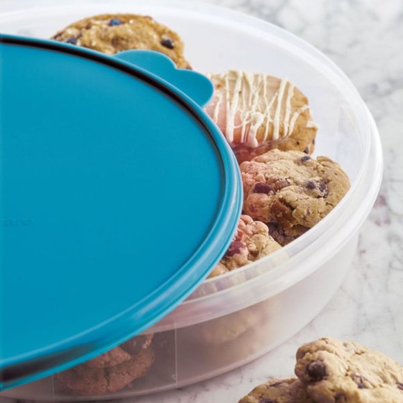 Tupperware Round Container - Picture 4 of 14